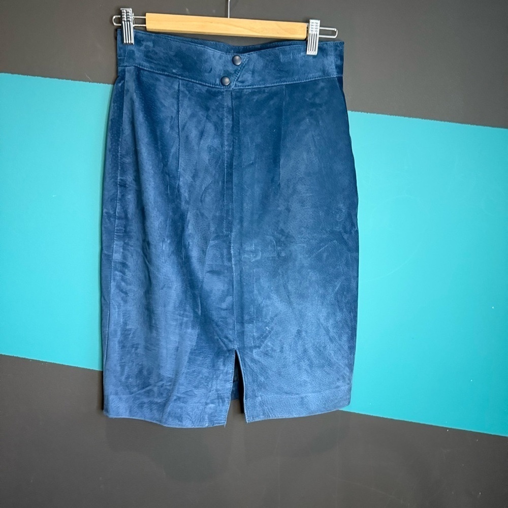 Danier women Blue Suede Blazer and Skirt set size 8 - Picture 10 of 15
